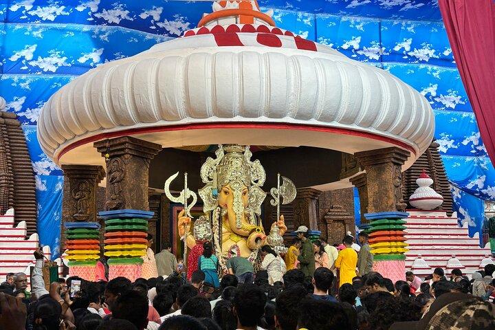 Pune: Heritage/Divine Half Day Tour with Snacks (AC Car Tour)