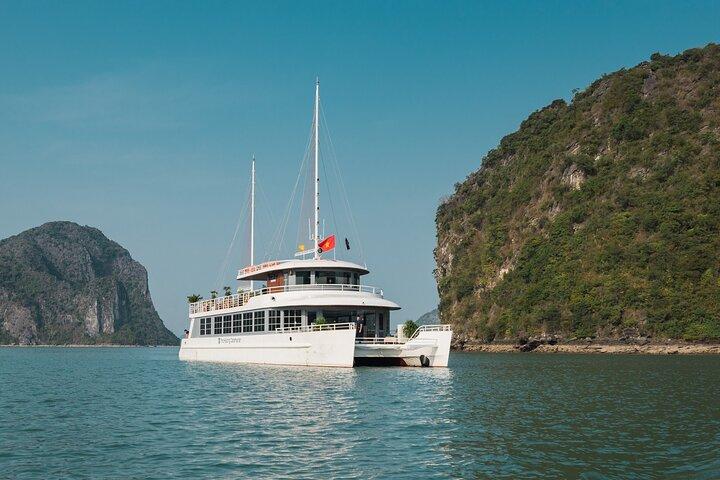 Halong Bay and Lan Ha Bay 5-Star Luxury Cruise Experience