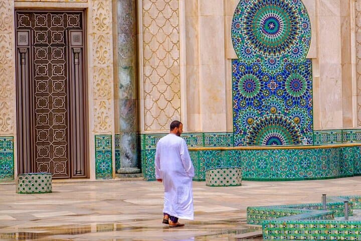Casablanca 1-Day Layover Private Tour and Authentic Moroccan Bath