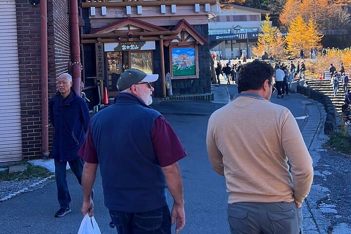 From Tokyo: Private Day Trip to Mount Fuji & Fuji Five lakes