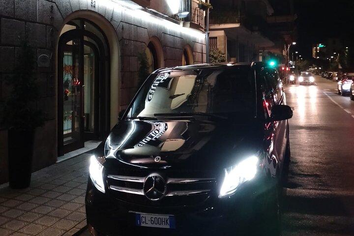 Rome Airport Luxury Minivan Transfer