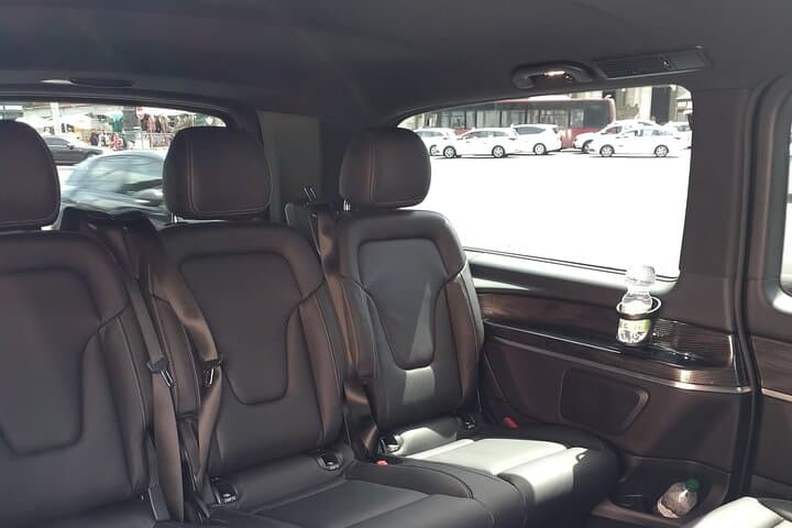 Rome Airport Luxury Minivan Transfer