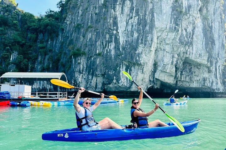 Iris Cruise Halong Bay – 5-Star Day Tour With Jacuzzi & Lunch
