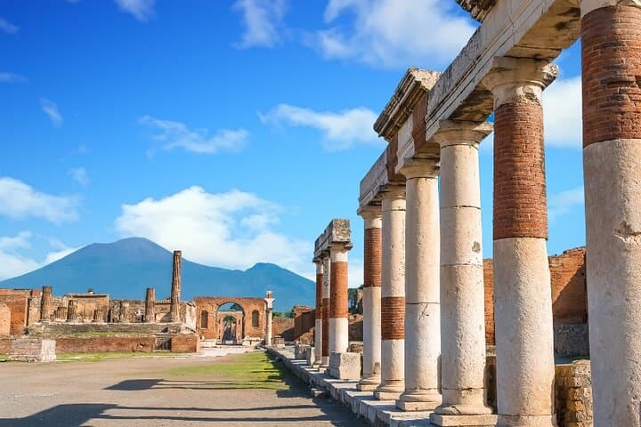 Pompeii & Sorrento Full-Day Tour from Naples+Skip-the-Line+Lunch