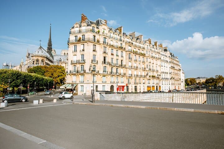Paris Half Day Private Sightseeing Tour with a Driver