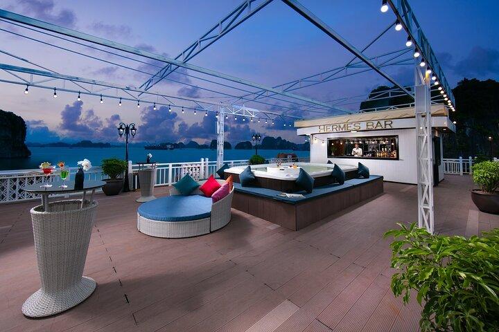 Halong Bay Elegance: 2-Day Hermes Luxury Cruise from Hanoi