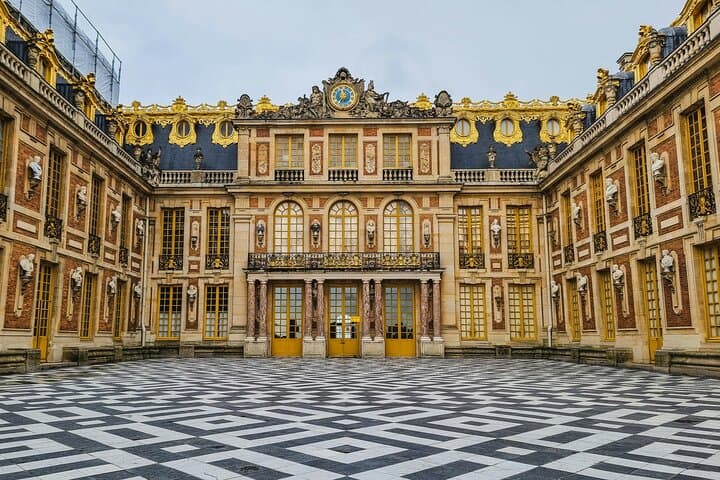 Versailles Palace and Gardens Guided Experience 10-Guests Max