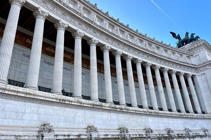 Rome’s Famous Landmark & Historic Venetian Palace Private Tour
