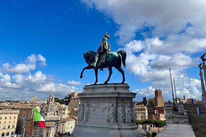 Rome’s Famous Landmark & Historic Venetian Palace Private Tour