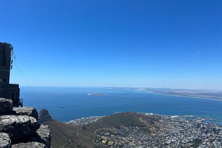 Kirstenbosch Botanical Garden and Table Mountain with Wine Tour