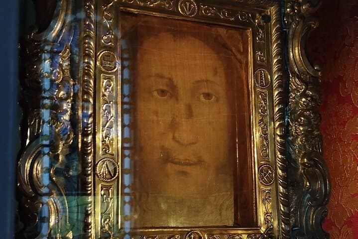 The Eucharistic Miracle & the Holy Face Private Tour from Rome