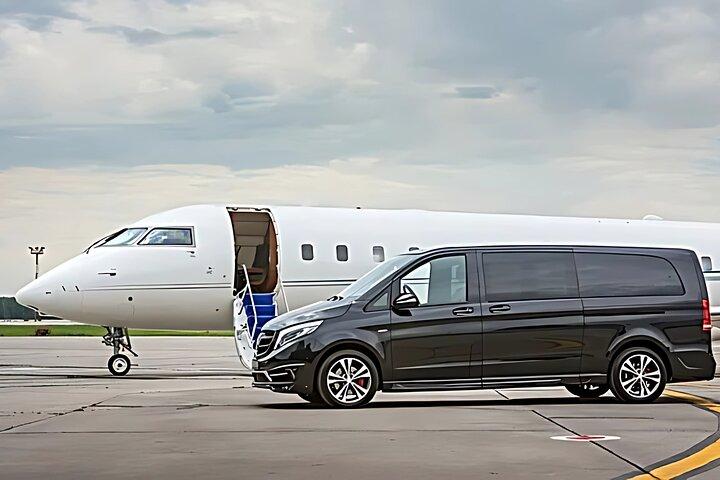 Private Transfer from Athens Airport to Athens, Piraeus & Suburbs