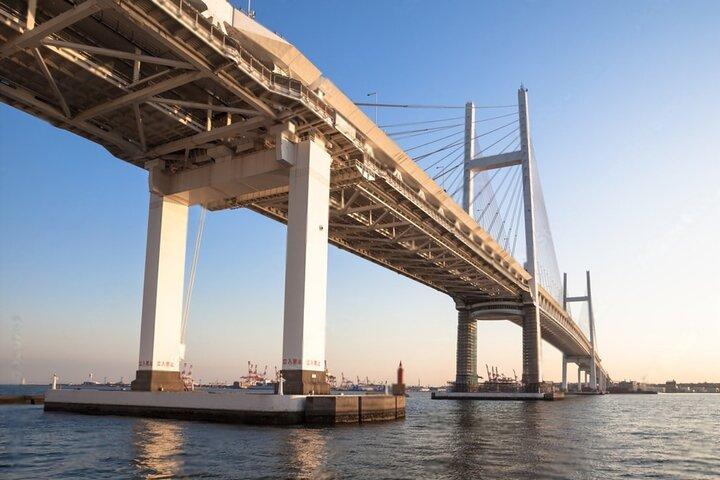 Tokyo: Yokohama Day and Night Tour with English Speaking Driver