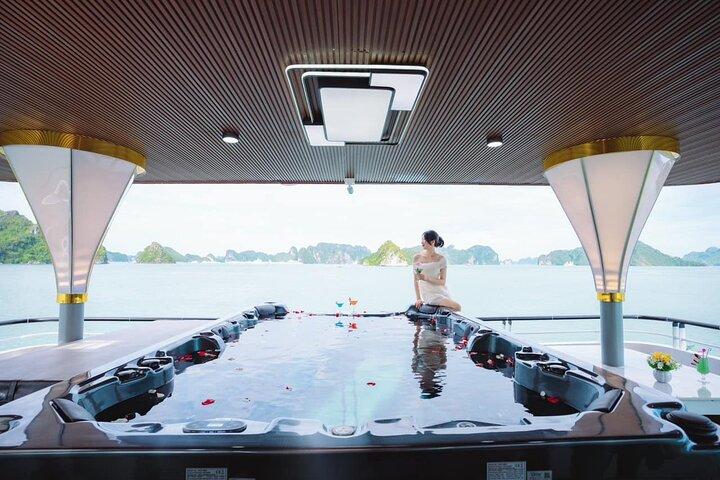 Luxury 5 Star Ha Long Bay Day Tour from Hanoi with Limousine