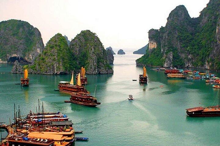 Exploring Halong Bay Full-day on 5-Star Luxury Cruise