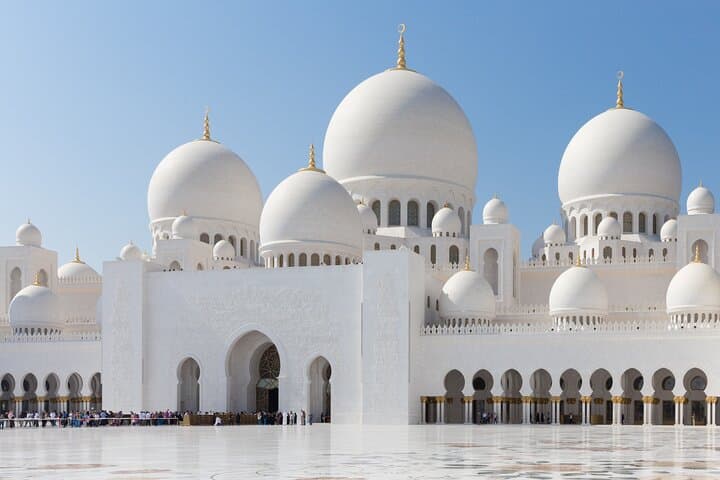 Abu Dhabi Tour from Dubai with Sheikh Zayed Mosque & Transfers