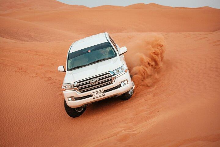 Dubai Desert Safari Tour with Fire Show, Belly Dance & BBQ Dinner