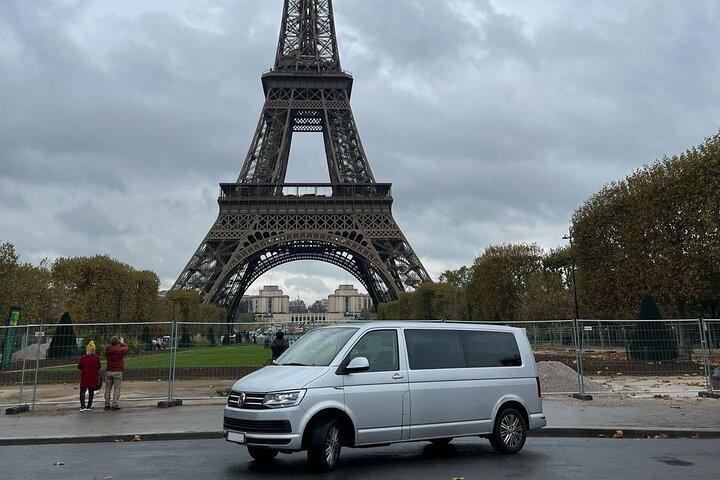 Hop On: Paris City Highlights Tour in a comfortable Minivan