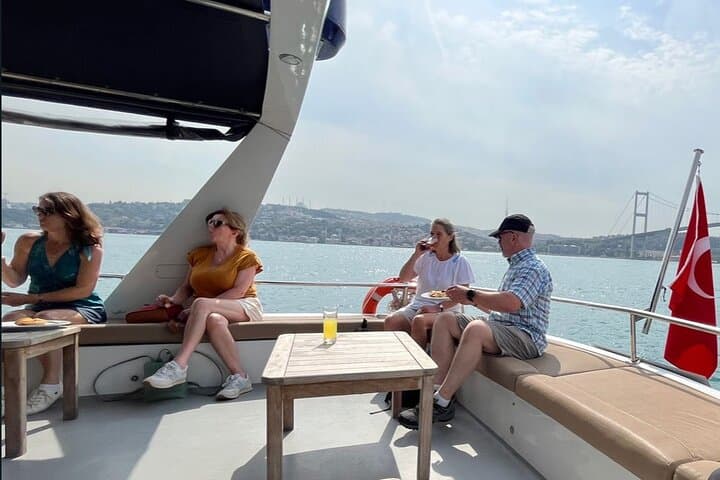 Private 2 Hours Bosphorus Yacht Cruise with Transport
