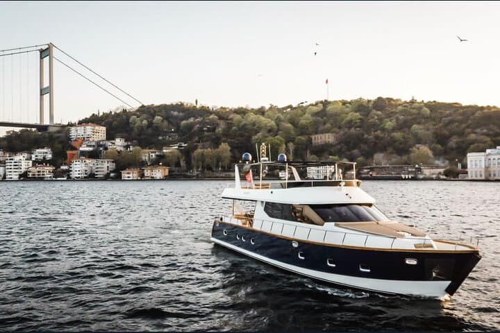 Private 2 Hours Bosphorus Yacht Cruise with Transport