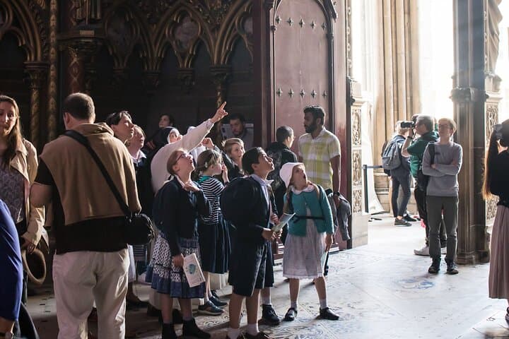 Notre Dame: Exterior Guided Tour & Unscheduled Entry