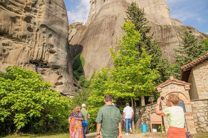 Athens: Meteora Monasteries, Hermit Caves Tour with Pickup