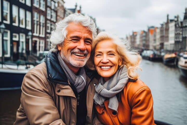 Private transfer from Amsterdam to Rotterdam, 2h Stop in Delft