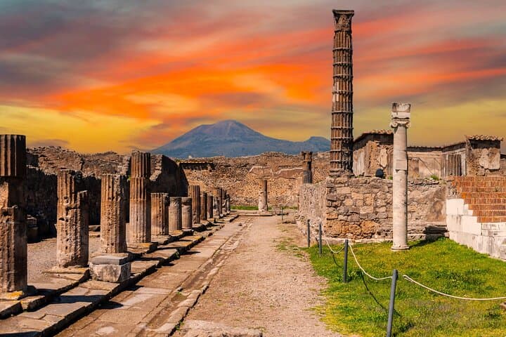 Private Tour of Pompeii, Sorrento and Positano