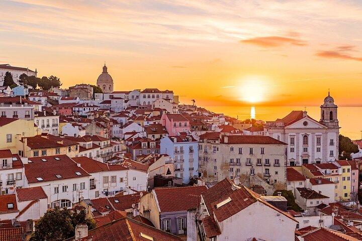 Lisbon: LIS Airport Private Transfer to/from City Center