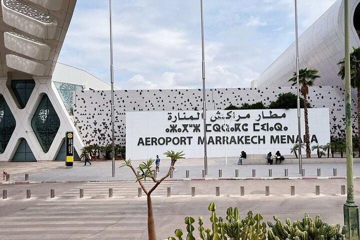 private taxi transfer on arrival from Marrakech airport to medina