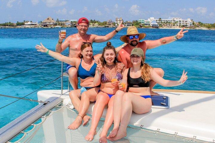Cancún Catamaran to Isla Mujeres + Snorkel, Open Bar & Lunch