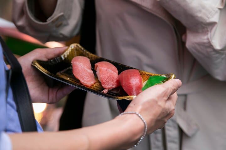 Tokyo Tsukiji Market Small Group Morning Tasting Tour