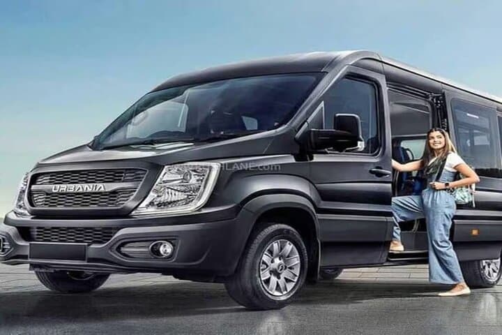 Dubai Airport: Private One-Way Arrival and Departure Transfer