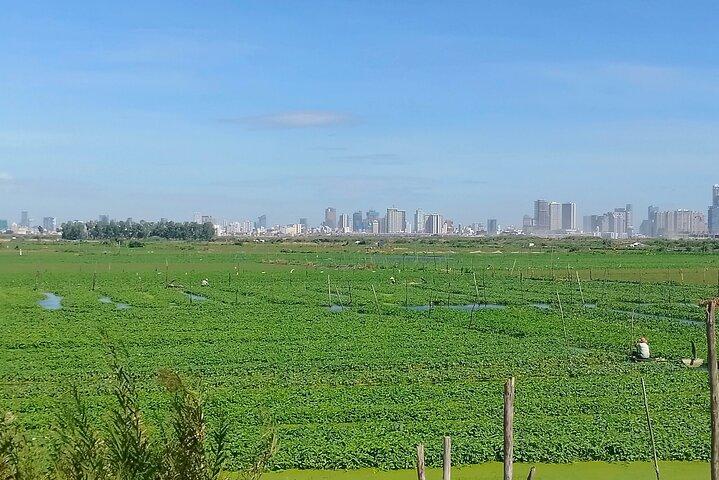 10 Stop Phnom Penh Tour by Tuk-Tuk, includes S21 & Killing Fields