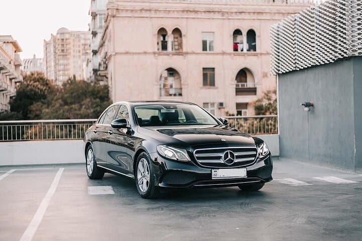 Lyon by Yourself with english speaking driver by car or van- 4 or 8 hrs disposal