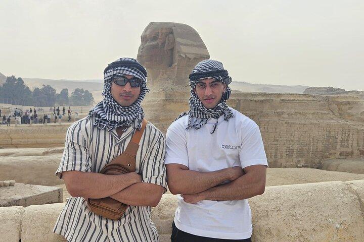 Day Tour To Giza Pyramids Sphinx Egyptian Museum Bazar and Lunch