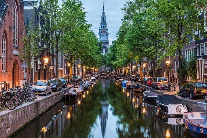 Private transfer from Paris to Amsterdam, 2h Stop in Brussels