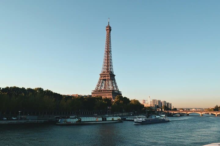 Eiffel Tower Small Group Tour with Second Floor Reserved Access