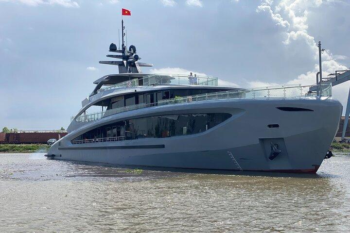 Taliya 5-Star Scenic Cruise: Ha Long Bay & Lan Ha Bay Tour