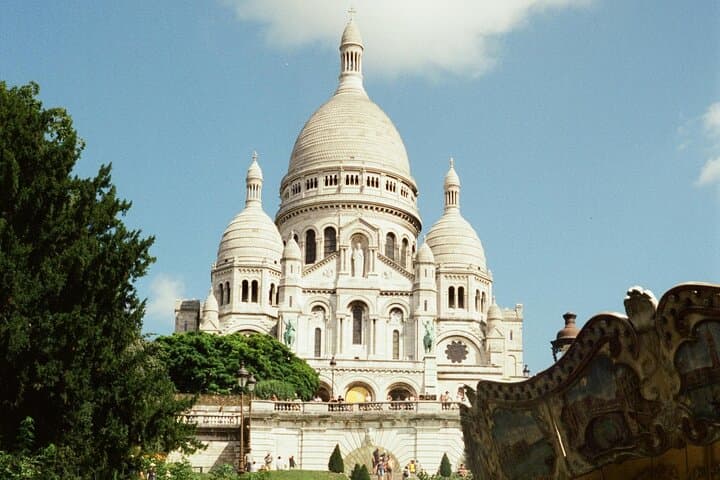 Montmartre Guided Tour with Sacré Cœur Church & City Views
