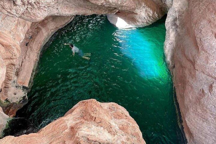 Private Full Day Tour to Wadi Shab Fins Beach & Bimmah Sinkhole