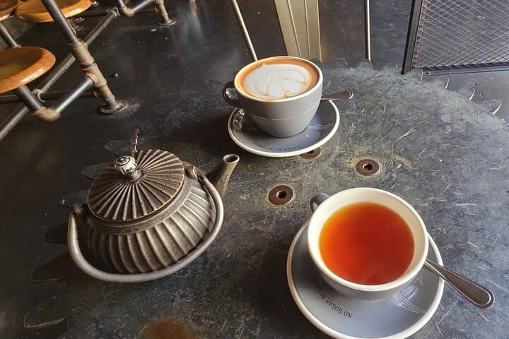 Cape Town Explorer's Delight: Culinary Walking Tour & Culture