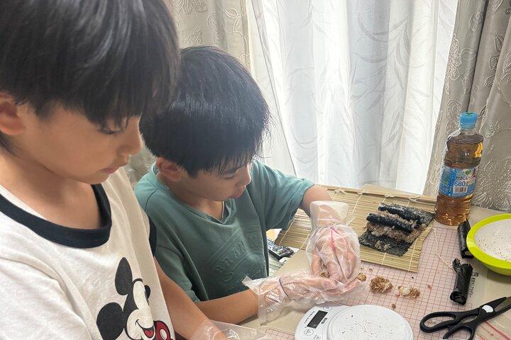 Special sushi rolls only available in Japan Making Experience