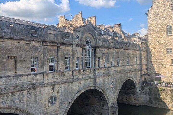 Bath Self-Guided City Walking Tour & Scavenger Hunt