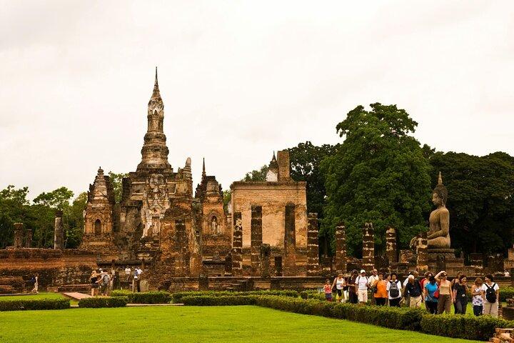 Ayutthaya’s Top Temple & Boat Tour From Bus Station