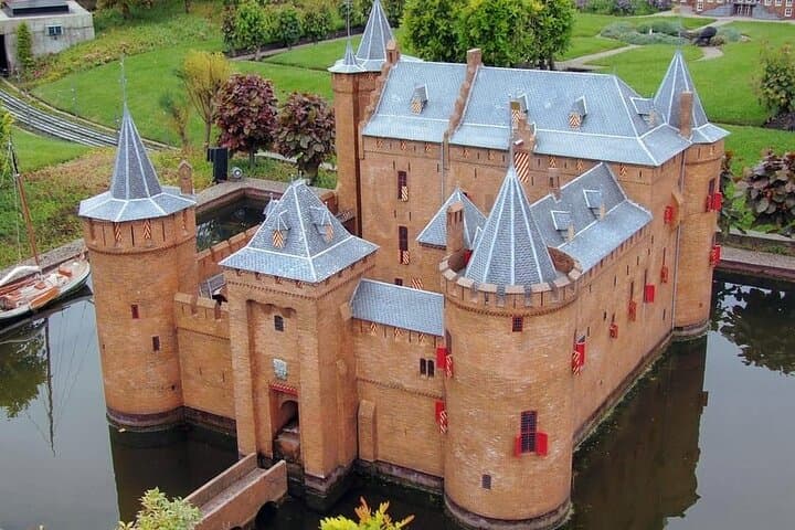 Private tour to Castle de Haar and Muiderslot from Amsterdam