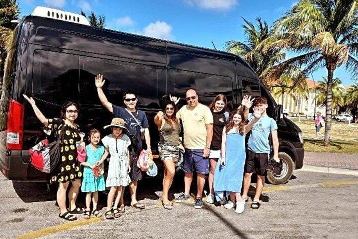 Half-Day Aruba Sightseeing Tour & Beach in an Air-condition Bus
