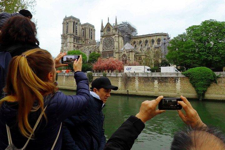 Notre Dame Exterior Professional Guided Tour