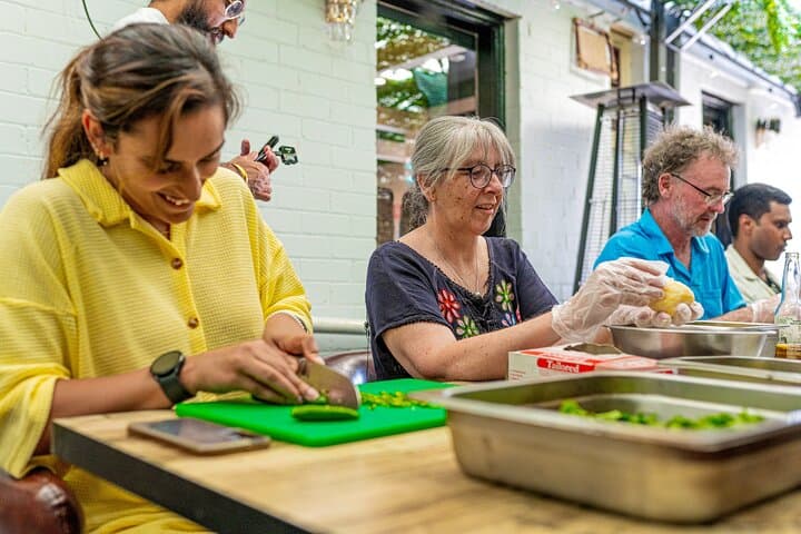 Samosa and Sips Cooking Class in Little India