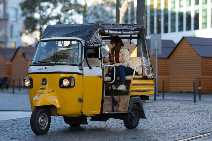 Porto: Fun Private Tuk Tuk Tour